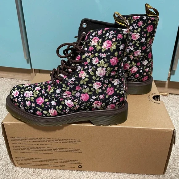 Dr Martens Page Floral Black Canvas Lace-up Boots Size 5 - Picture 4 of 8